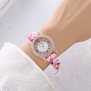 Montre Amadi Style Coréen Classique pour Femme à Tisser Soi-Même Polyvalente et Tendance Bracelet en Cuir Tressé Coloré Cadran Numérique à Quartz Vente Directe - Product Image 2