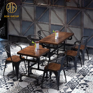 Ensemble table et chaises de restaurant vintage en bois et cuir pour steakhouse et restauration rapide, avec cadres en acier inoxydable, mobilier commercial - Product Image 3