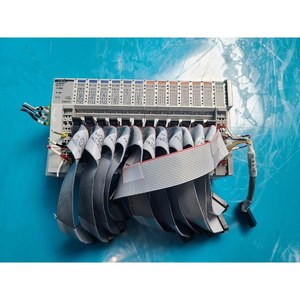 CREVIS CREVIS Rack Modular de E/S NA-9111+ST-122F+ST221F+ST-222F+ST-3428, Conjunto Modular de E/S Remoto Usado Como Está, Semiconductores Legados - Product Image 1