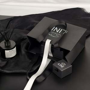 Sacs de shopping de luxe style Ins, prix direct usine, avec poignée en carton et ruban, en matériaux recyclés - Product Image 5