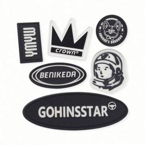 Etiquetas de Ropa Personalizadas, Etiquetas de PVC en Relieve 3D con Logotipo de Marca, Ecológicas, Plegables, para Zapatos, Bolsos y Prendas - Product Image 3