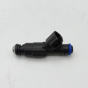 Injecteur de carburant Auto Parts L30113250A FSJ213250 240720079 0280156154 pour <span class=keywords><strong>FORD</strong></span> MAZDA VOLVO C-Max Fiesta V <span class=keywords><strong>Focus</strong></span> II Convertible IV - Product Image 2