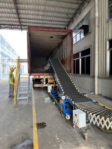 Robuuste hydraulische hellende transportband voor efficiënt laden en lossen van goederen van vrachtwagens en containers - Product Image 6