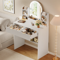 Table de maquillage en MDF cannelé blanc avec miroir LED cintrée, 2 tiroirs et étagères – Vente en gros