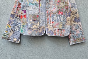 Chaqueta de Algodón Acolchada con Estampado Floral Hecho a Mano, Estilo Étnico con Botones al Frente para Mujer, Elegante y a Excelente Precio - Product Image 2