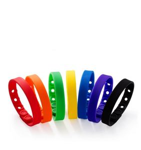 Bracelet en silicone recyclé multicolore qui brille dans le noir à prix avantageux - Product Image 2