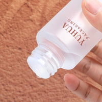 Flacon de voyage givré en PET de 75 ml avec bouchon à bille pour sérum, shampoing, démaquillant et emballage de produits de soin