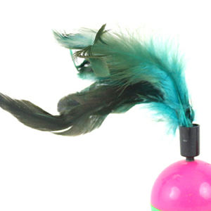 Juguete para gatos con forma de pelota de plumas, hecho de plástico seguro y no tóxico, tamaño pequeño 25*6cm, para parques de juegos. - Product Image 3