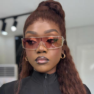 Nuovi <span class=keywords><strong>Occhiali</strong></span> <span class=keywords><strong>da</strong></span> <span class=keywords><strong>Sole</strong></span> <span class=keywords><strong>Rettangolari</strong></span> Punk Integrati 2025 per <span class=keywords><strong>Donna</strong></span>, Protezione UV di Lusso, Multicolore, Stile Y2k, Montatura in Metallo - Product Image 3