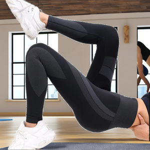 Pantalones de Yoga a Rayas Negras de Cintura Alta para Mujer, con Efecto Levanta Glúteos, Leggings Deportivos de Alta Gama, Colores Contrastantes, Spandex/Nailon - Product Image 3