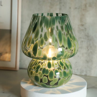 Lampe de table en verre pour la décoration de la maison, prise USB US EU, lampe en forme de champignon pour la table de chevet ou le restaurant