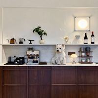 Buffet de style mid-century sur mesure, armoire de rangement fermée, meuble de bar à café pour la maison