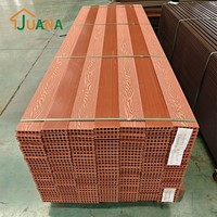 Planches de terrasse en WPC résistantes au feu, revêtement composite imperméable pour sols extérieurs destiné aux projets de bâtiments commerciaux