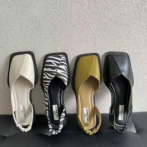 Sandales à bout ouvert pour femmes, nouvelle mode, style français, Mary Jane, semelle épaisse, rétro, commerce extérieur britannique, été, motif floral, dessus en PU, grande taille - Product Image 1