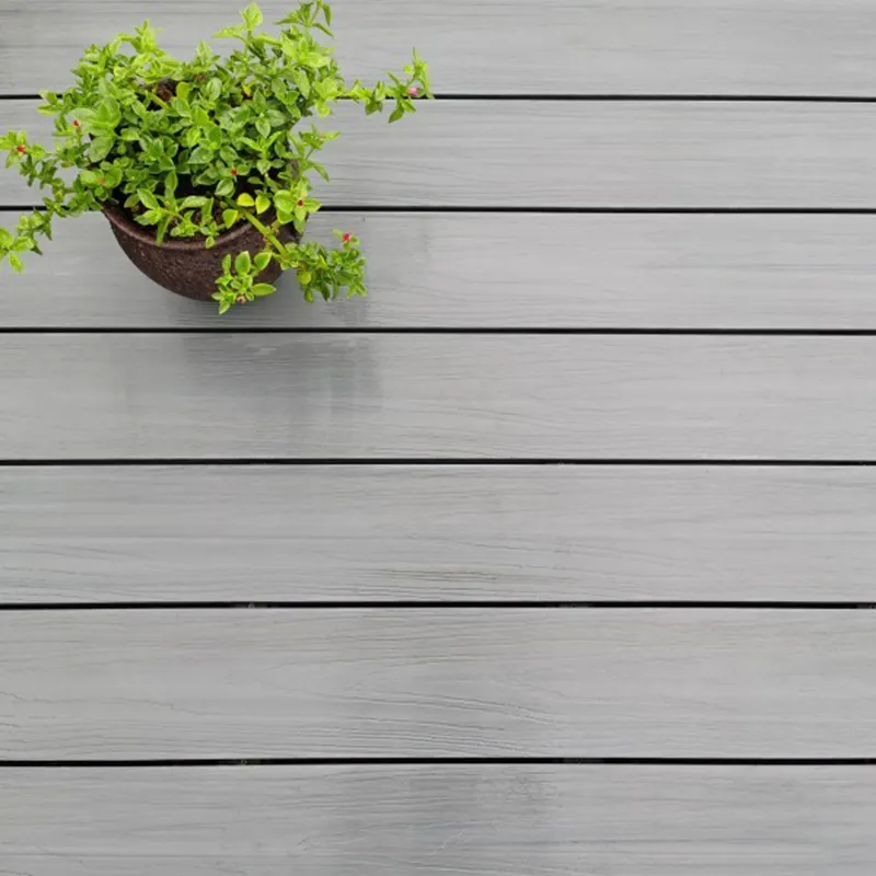 Il più recente Design nazionale garantisce Decking WPC terrazza pavimentazioni in legno plastico