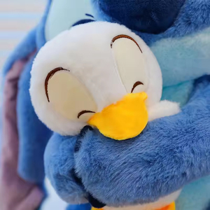 2025 nuevo tamaño grande lindo Anime pato <span class=keywords><strong>Lilo</strong></span> Stitch 2 Animal <span class=keywords><strong>de</strong></span> peluche súper suave juguetes <span class=keywords><strong>de</strong></span> peluche regalo para niñas bolsa <span class=keywords><strong>de</strong></span> peluche suave cumpleaños - Product Image 6