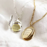 Collar con Medallón de Corazón Grabado en Acero Inoxidable Chapado en Oro, Personalizado con Nombre y Fecha, Colgante de Corazón con Cierre para Mujer