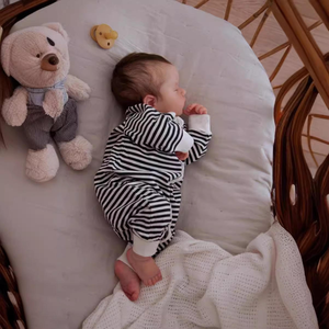 Boneka Silikon Reborn dengan Pakaian Anak Perempuan/Anak Laki-Laki, Jas Hitam, Dilengkapi Dot Naxido untuk Menghisap, Bayi Realistis Cina untuk Dijual - Product Image 3