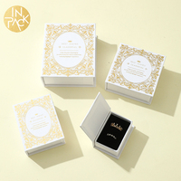 Confezione di Lusso: Scatola per Gioielli a Forma di Libro con Logo in Lamina d'Oro e Chiusura Magnetica Personalizzabile per Packaging di Gioielli di Alta Gamma