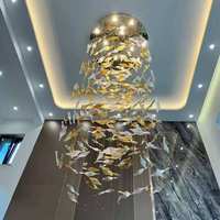 Lustre suspendu LED personnalisé en aluminium et verre de cristal, motif feuille d'érable, pour salle de banquet d'hôtel