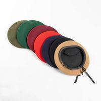 Bérets tactiques personnalisés en métal vert olive pour les scouts, uniformes des Nations Unies, bérets pour les agents de sécurité