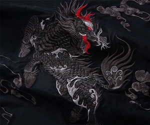 قميص دينيم رجالي من كيرين بتطريز ثلاثي الأبعاد، 100% قطن، بأكمام قصيرة، تصميم على الطراز الصيني، بوزن قماش 300 جرام - Product Image 4