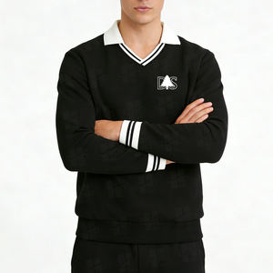 Sudadera Moderna al por Mayor con Logotipo Bordado Personalizado, Sudadera Casual de Algodón para Hombre, Cuello en V con Puños a Rayas Blancas y Negras - Product Image 3