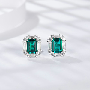Aretes de Botón de Esmeralda Colombiana de Laboratorio con Diamantes, Joyería en Plata de Ley 925 con Esmeralda Verde de Novedad - Product Image 2