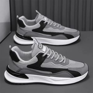Chaussures de sport pour hommes en stock pour la vente en gros, chaussures décontractées simples à semelle épaisse, chaussures respirantes en mesh à lacets pour adolescents - Product Image 1