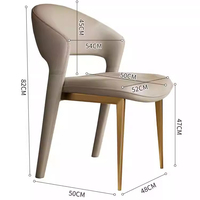 Chaise de salle à manger ergonomique moderne de haute qualité et luxueuse avec revêtement en cuir et pieds en métal pour l'ameublement de la maison