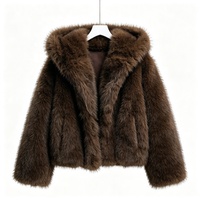 Veste d'hiver à capuche en fausse fourrure pour femme Zeyu, manteau court ample et chaud en fausse fourrure, manteau décontracté pour le quotidien, manteaux en fausse fourrure écologiques pour femme ODM