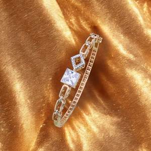 Bracelet élégant plaqué or rose pour femmes, avec pierre en cristal carrée, motif géométrique, bijoux de mode élégants pour femmes - Product Image 1