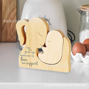 Estatua de madera de madre e hijo, adorno de madera de haya, decoración de escritorio para el día de la madre, regalo, forma irregular - Product Image 4