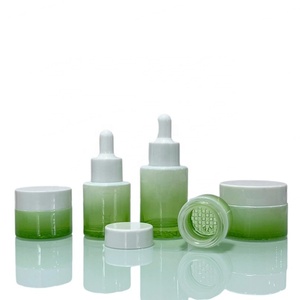 ขวดแก้วหยดน้ำมันหอมระเหยสีเขียวด้าน ขนาด 20 มล. 30 มล. 60 มล. แบบไหล่เรียบ พร้อมสีไล่ระดับ - Product Image 6