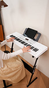 Nouveau design de clavier de piano avec 61 touches, piano numérique de haute qualité <span class=keywords><strong>pour</strong></span> débutants, <span class=keywords><strong>synthétiseur</strong></span> de piano numérique <span class=keywords><strong>pour</strong></span> la vente en gros - Product Image 2