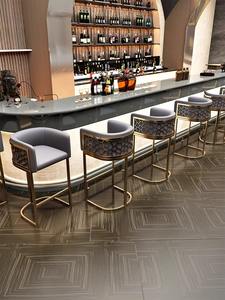 בר תעשייתי מודרני שרפרפים בד קטיפה רב צבעים בד דבש משענת מתכת pu בית קפה אוכל כסאות בר - Product Image 5