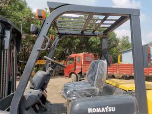 Fast Shipping 5Ton FD50 Komatsu Used Mini Forklift Truck Diesel Engine Three Stage Mast Japan - Product Image 5