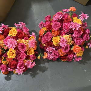 D-FB239 Vente en gros de boules de fleurs rouges pour mariage, centre de table, verdure, boule de fleurs artificielle, rose de luxe, boule de fleurs en soie pour la décoration - Product Image 4