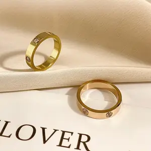 Hete Verkoop Hoge Kwaliteit Titanium Verzilverde Cz Zirkoon Ronde Vorm Rose Gouden Paar Ring Voor Liefhebbers