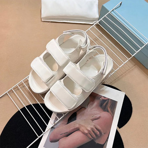 Factory Direct Großhandel Frauen Flache Sandalen Klett verschluss Sport Sandalen für Frau Designer Leders andalen Frauen - Product Image 2