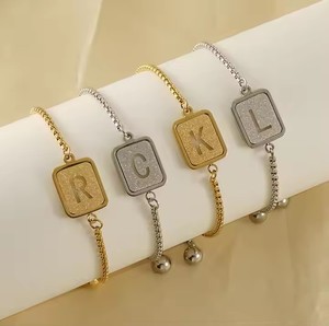 18K oro Acero inoxidable 26 letra inicial encanto pulsera cadena ajustable alfabeto inglés letra pulsera para mujeres <span class=keywords><strong>niñas</strong></span> - Product Image 2