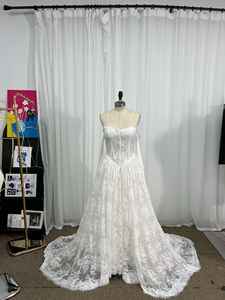 Elegante <span class=keywords><strong>Vestido</strong></span> <span class=keywords><strong>de</strong></span> <span class=keywords><strong>Novia</strong></span> Blanco con Encaje, Escote en Forma <span class=keywords><strong>de</strong></span> Corazón y Cola Larga, Estilo Formal - Product Image 2