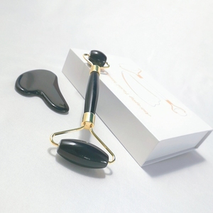 Tenu dans la main Obsidienne Noire Naturelle Rouleau En Forme De Coeur Gua Sha Grattoir <span class=keywords><strong>Masseur</strong></span> Outil - Product Image 2