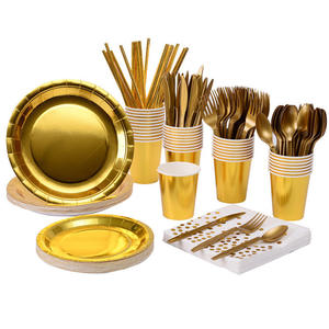 Ensemble de vaisselle jetable dorée comprenant des gobelets en papier, des assiettes et une nappe pour les fournitures de lieux de réception - Product Image 1