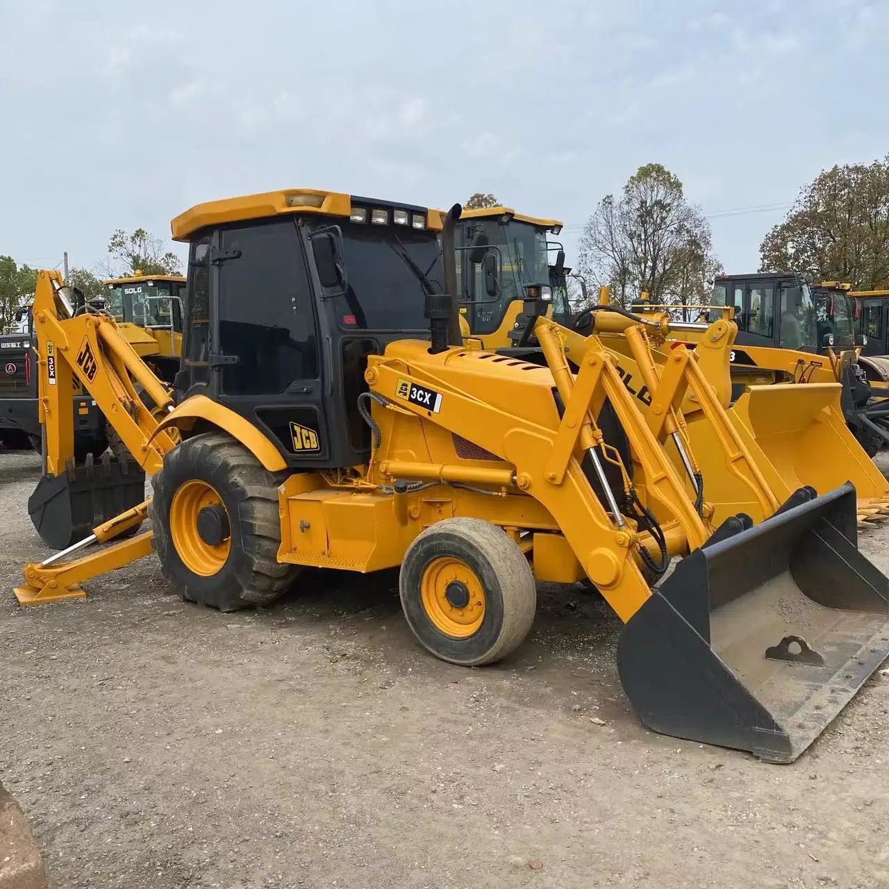 Excavator loader JCB 3CX Made in Britain JCB excavator loading Operating weight More than 7000kg