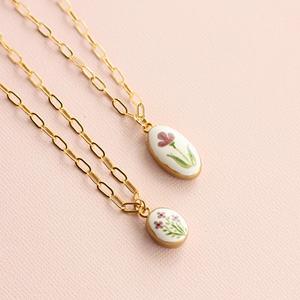 Charme en argile peint à la main pour collier, art populaire, fleurs, fruits, fraises, citrons, pendentif en polymère pour collier - Product Image 5