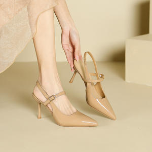Escarpins à <span class=keywords><strong>talon</strong></span> chaton en cuir verni à bout pointu pour <span class=keywords><strong>femme</strong></span> - Élégants escarpins à bride pour le bureau et les soirées - Product Image 2