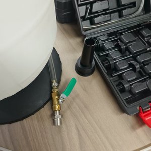 Outils télescopiques en plastique pneumatiques de changeur d'<span class=keywords><strong>huile</strong></span> de <span class=keywords><strong>vidange</strong></span> d'<span class=keywords><strong>huile</strong></span> usagée - Product Image 3