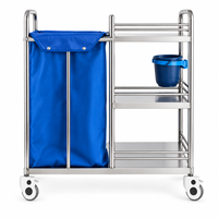 Chariot de blanchisserie en acier inoxydable pour soins infirmiers avec rangement à trois niveaux et poteau porte-perfusion pour le transport du linge et des déchets hospitaliers