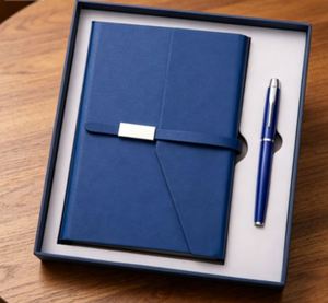 Set de Regalo de Cuaderno y Bolígrafo de Lujo Promocional 2026, Set Personalizado de Cuaderno y Bolígrafo, Set de Regalo de Diario con Cubierta de Cuero PU A5 con Caja - Product Image 1